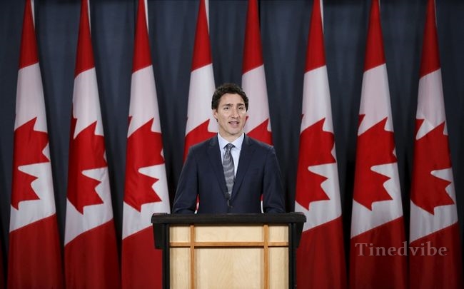 Justin Trudeau Wishes Canadians A Merry Christmas For 2017